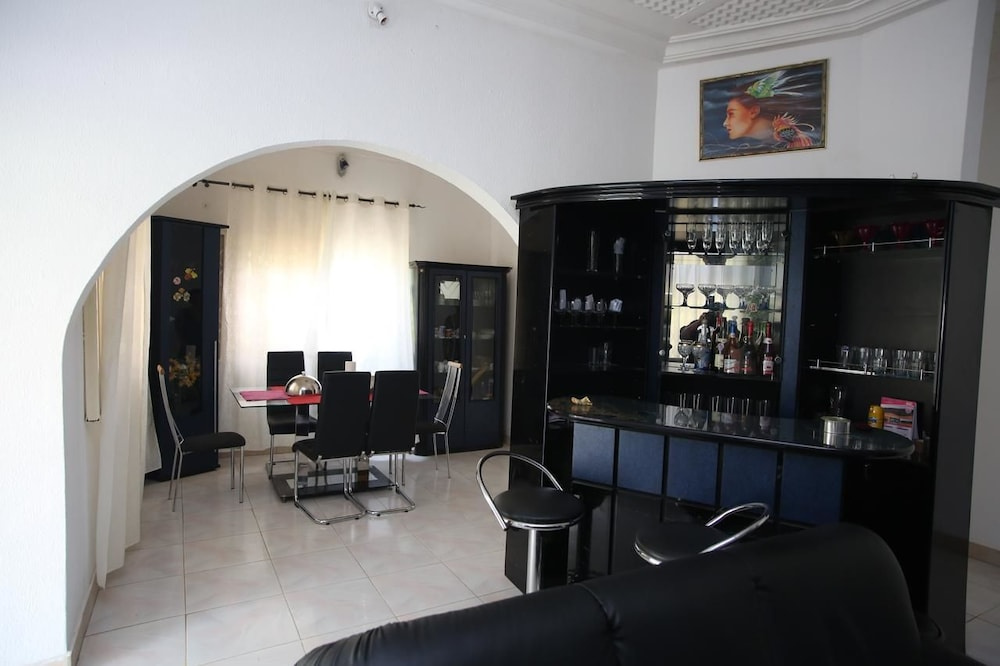 Akmary Guest House