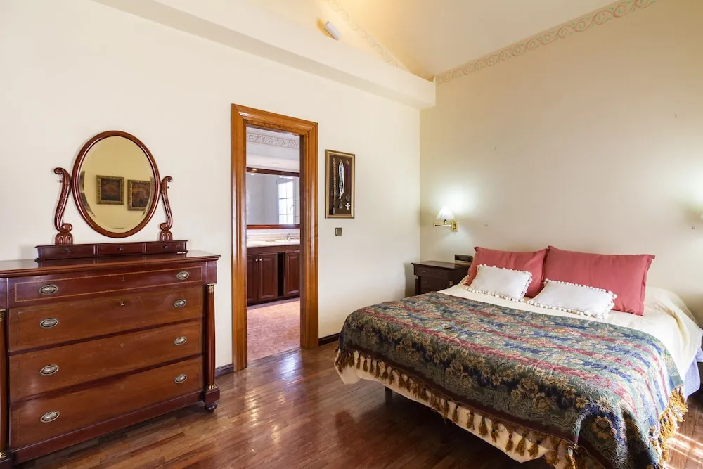 Villa del Mamut, Padul Granada