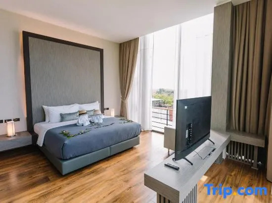 Sky Hill Villa SuratThani