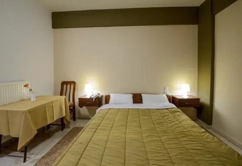 O FOTIS , Restaurant , Studios & Apartments