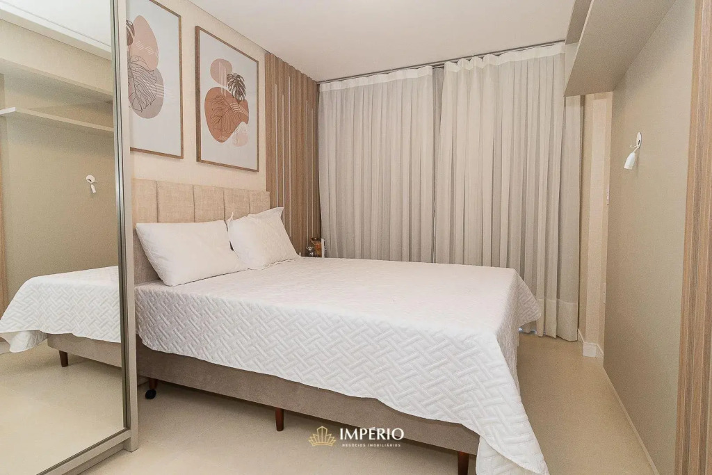 511A - Luxuosa Cobertura na praia de Bombas