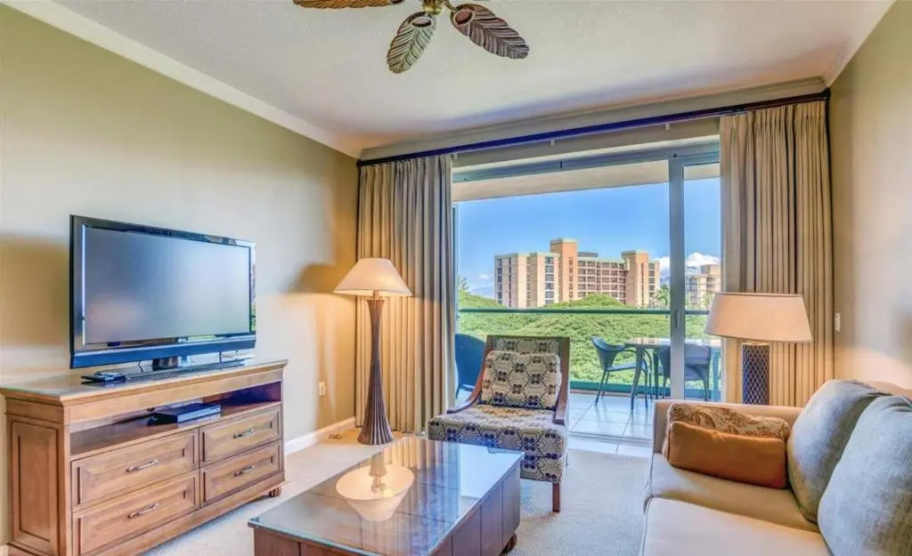 Ocean View Condo with Den in Magnificent Honua Kai K640