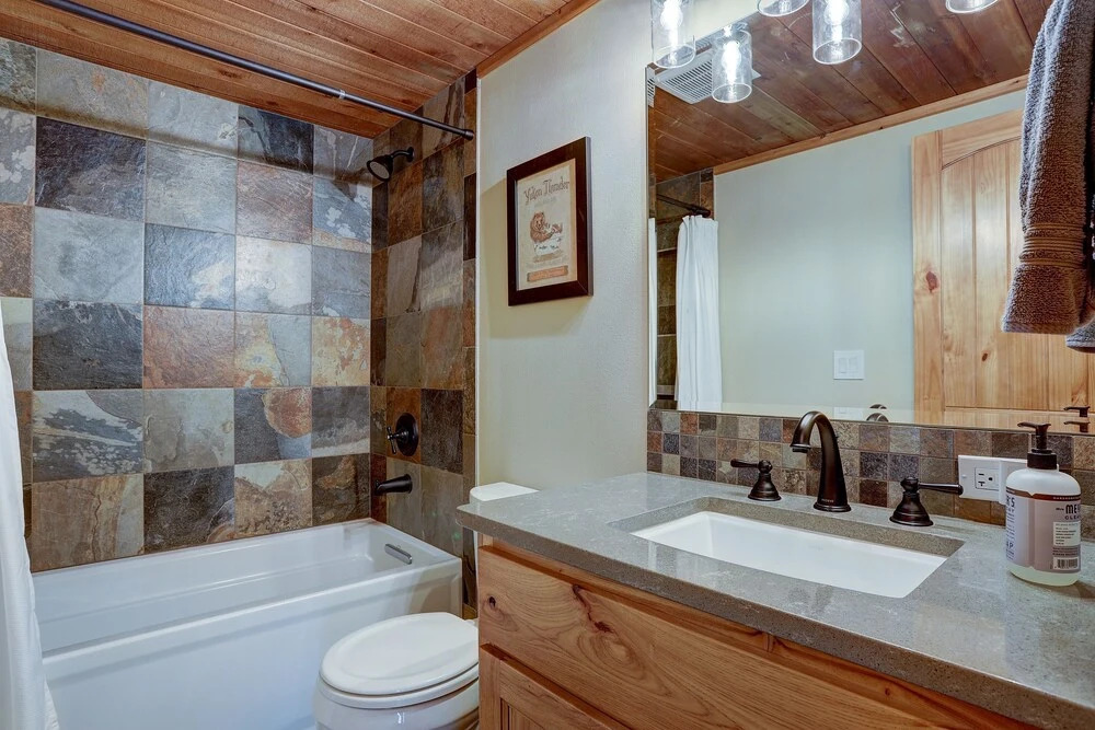 7 Approach Classic Home with Private Hot Tub and BBQ on the Deck by RedAwning