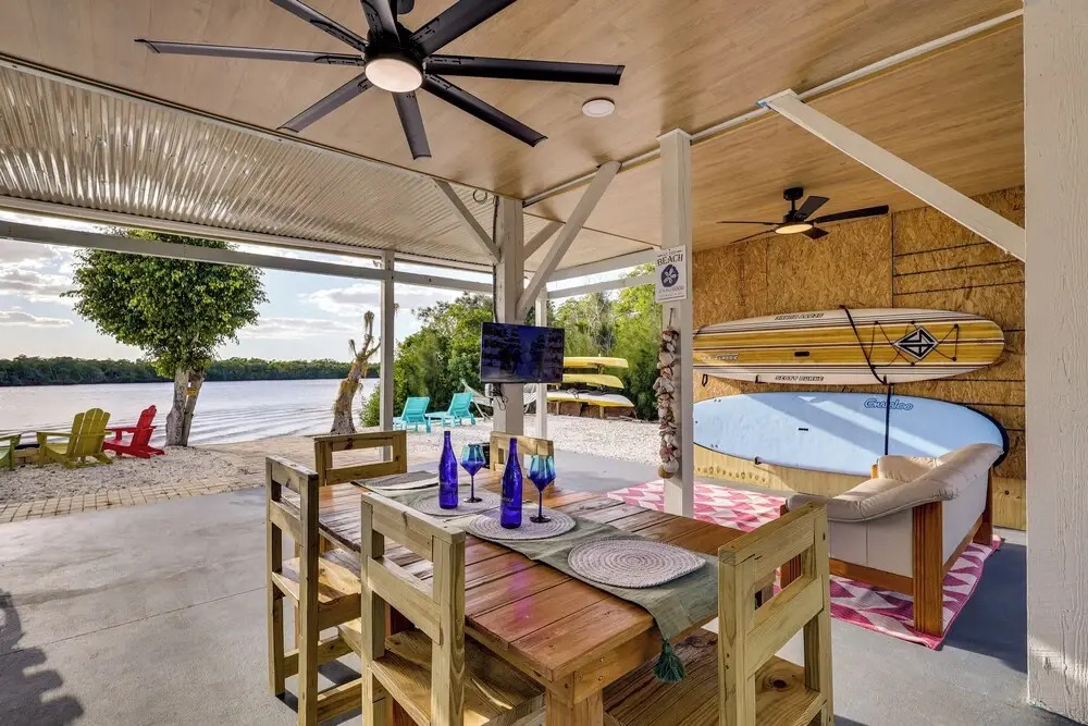 Private Beach: 'hidden Shack By the Bay' in Ruskin