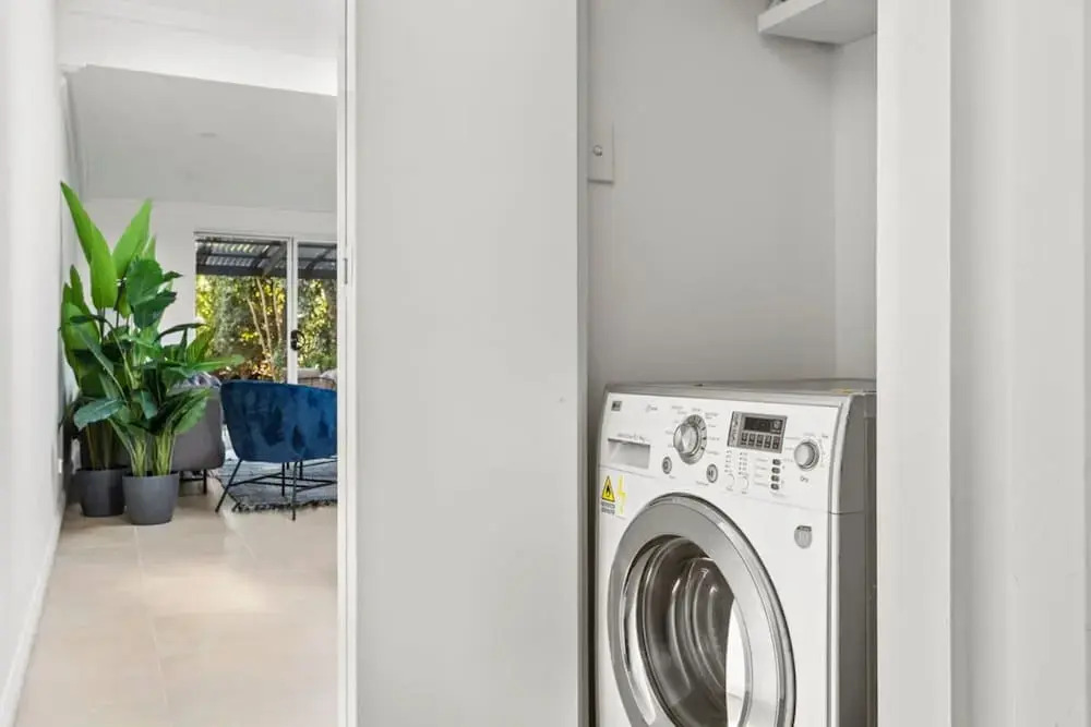 Patio House: Moments From Marrickville Metro