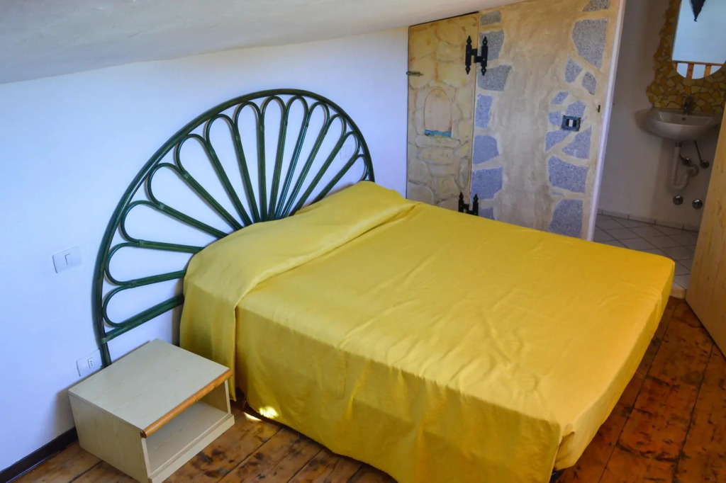 Apartment in Cannigione with garden
