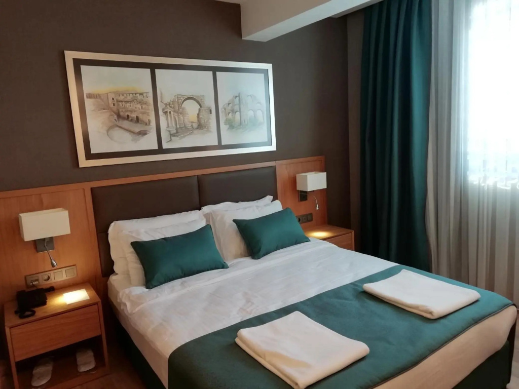 Pukka Hotel