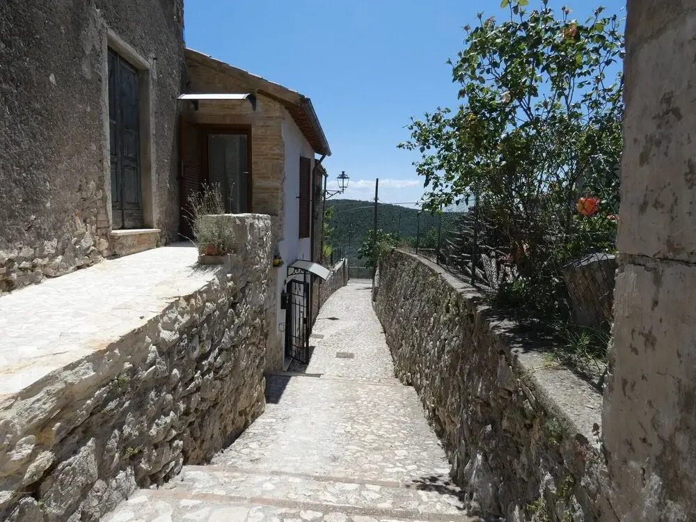 SCAPPO IN UMBRIA, Il Vicoletto