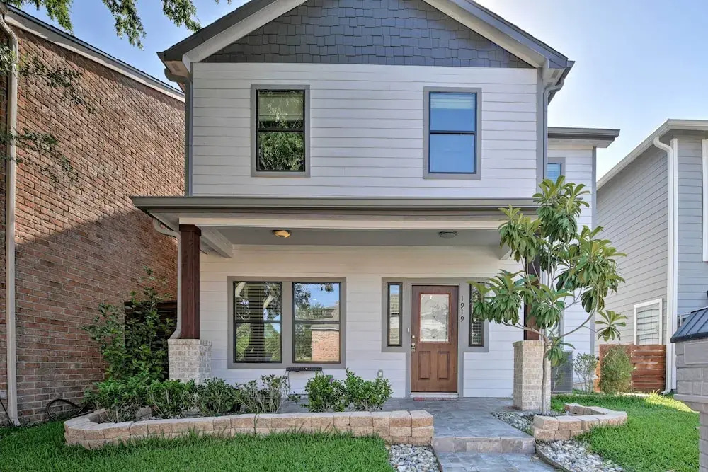Spacious Houston Home ~ 16 Mi to NRG Stadium!