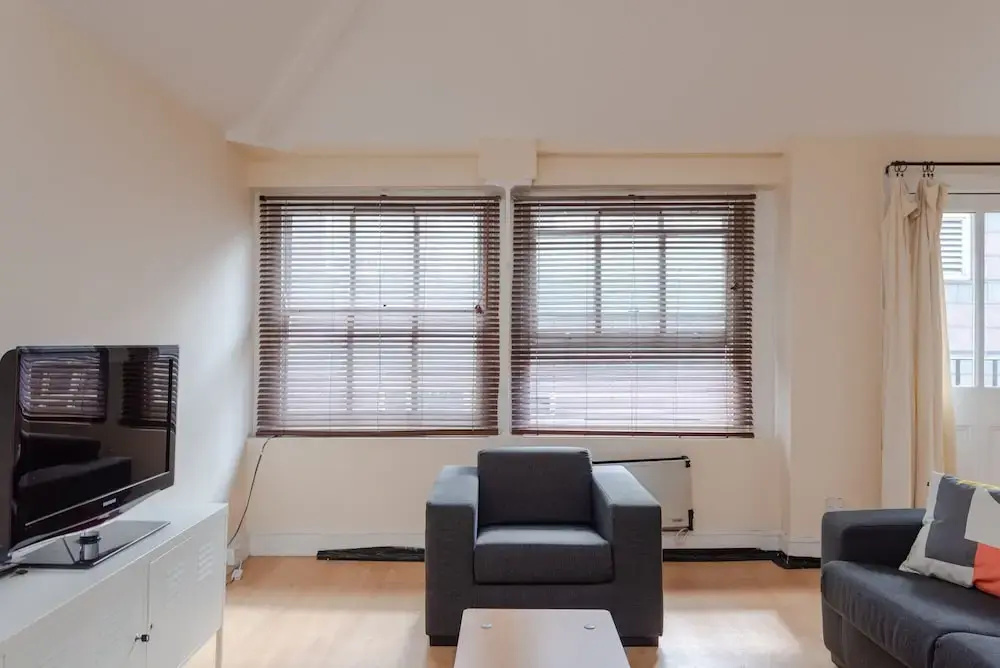 Light and Clean 2bed Flat, Nearby Liverpool Street