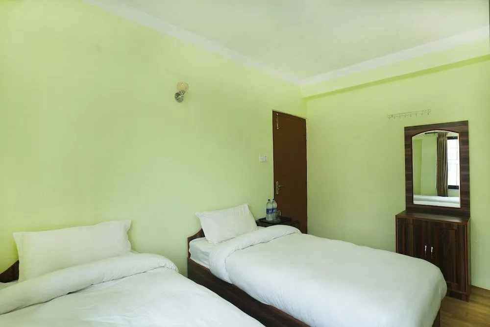 SPOT ON 464 Hotel Pahuna Ghar