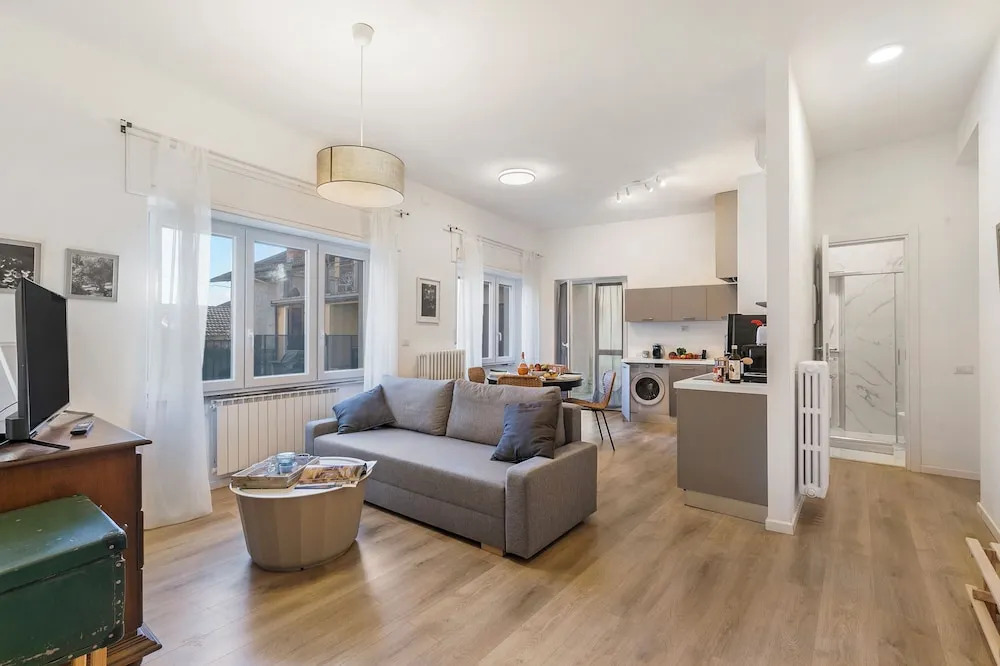 Gaia on Stresa Hill: 2BR with AC and Outdoor Space - Happy Rentals
