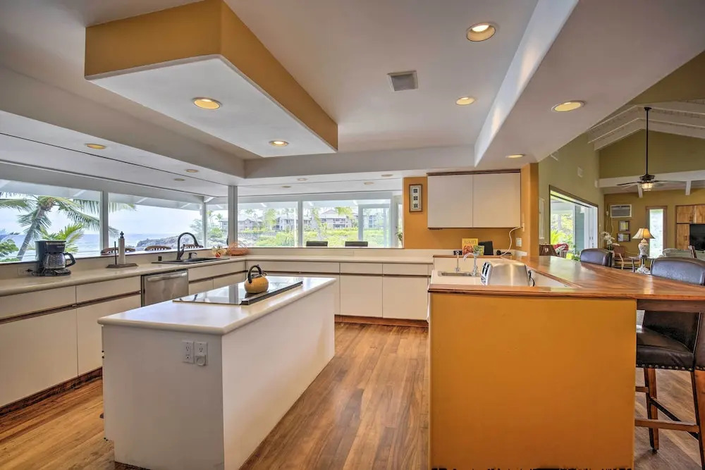 Ocean-view Kailua-kona Escape w/ Private Pool!