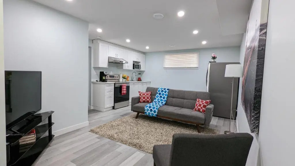 Serene & Modern 1Bed Suite + Close To Airport