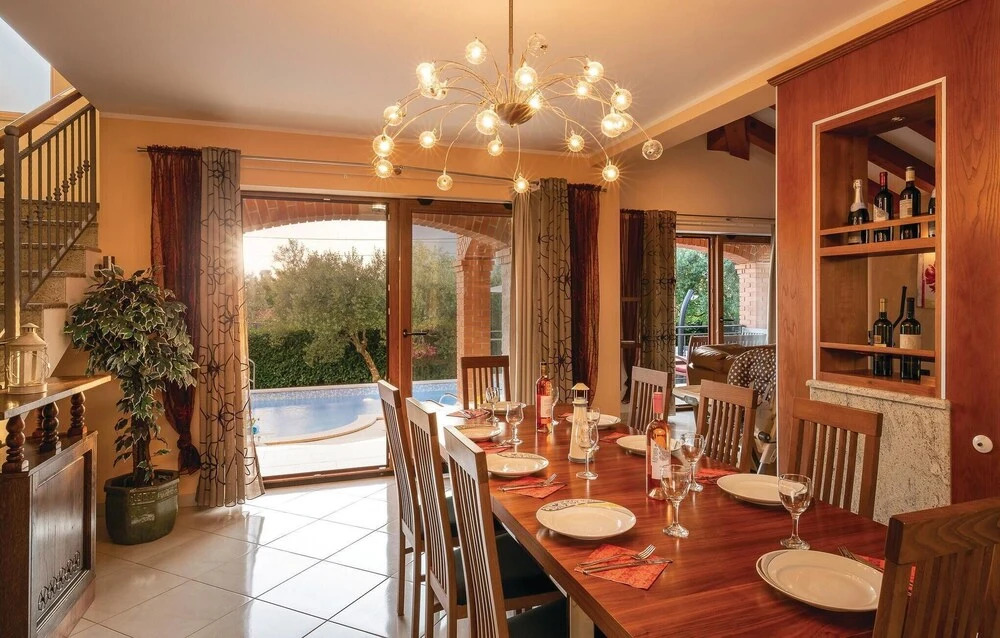 Nice Home in Tar with Hot Tub, WiFi & 4 Bedrooms