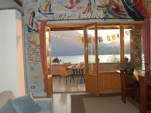 Case Grande Lago Varenna