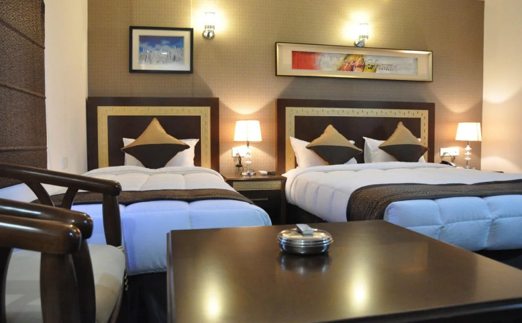 FabHotel Silk Route