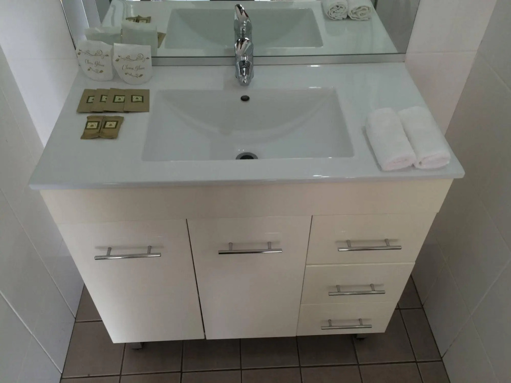 Liberty Plains Motor Inn