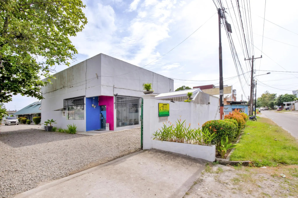 Rumah Asri Guesthouse