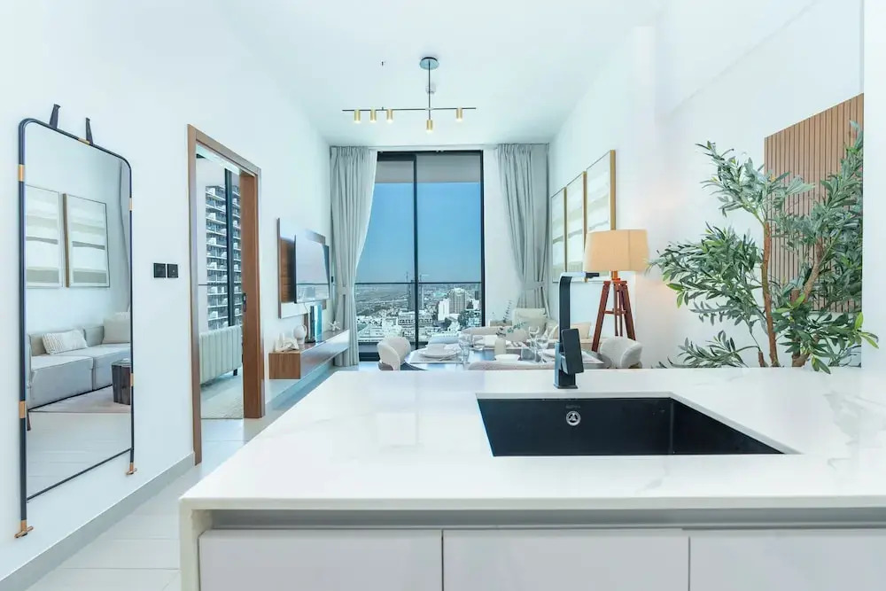 PVH - City View 1BR - Binghatti House