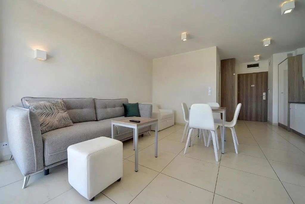 Elegancki Apartament Sun Seasons 24 Blisko Plaży z Parkingiem by Noclegi Renters