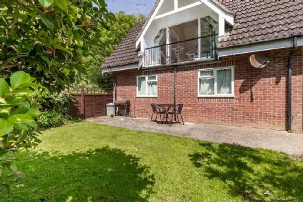 Host & Stay - Alderfen View