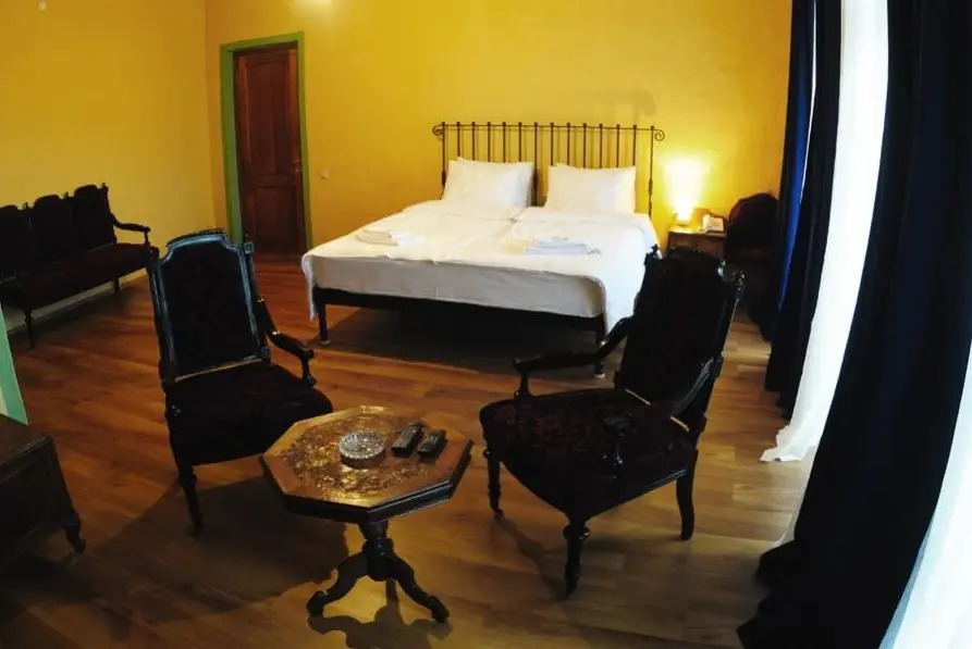Chateau Mere Hotel