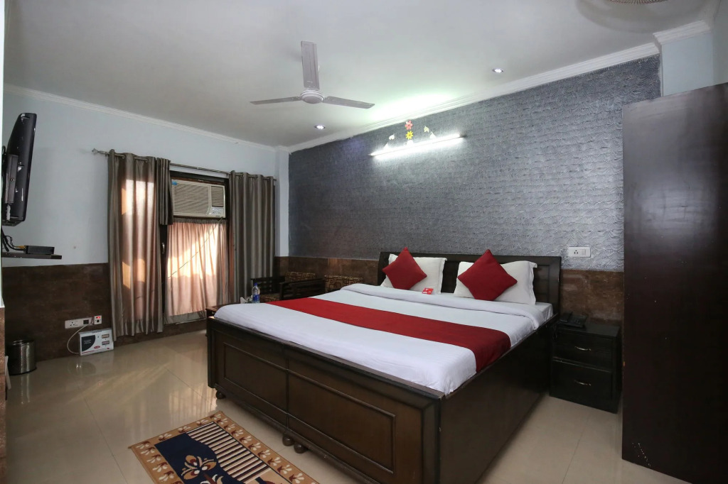 Hotel Oberoi By OYO Rooms
