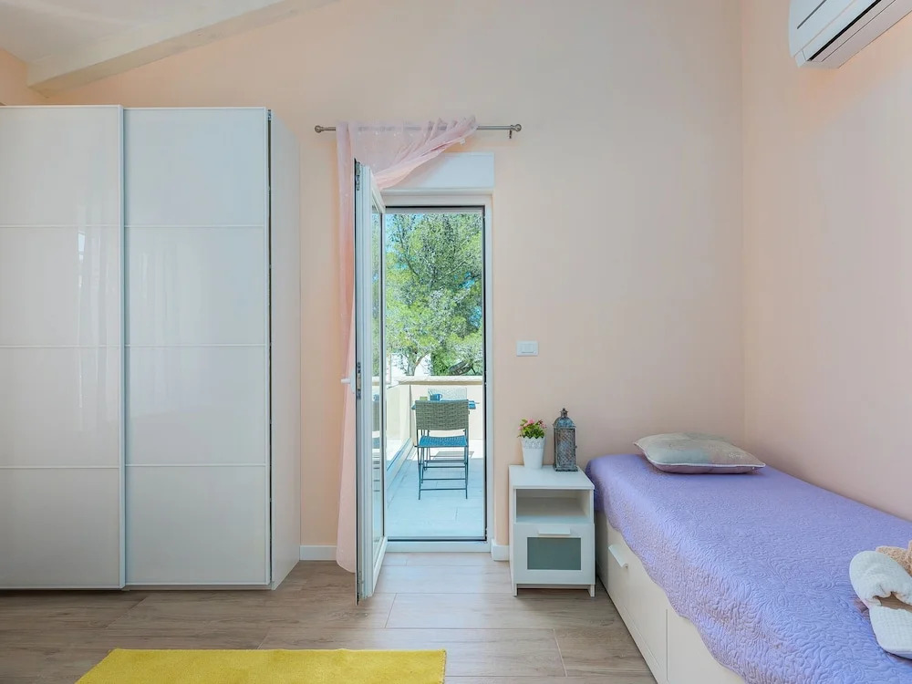 Modern Holiday House Favola In Funtana For 7 Persons Near The Beach
