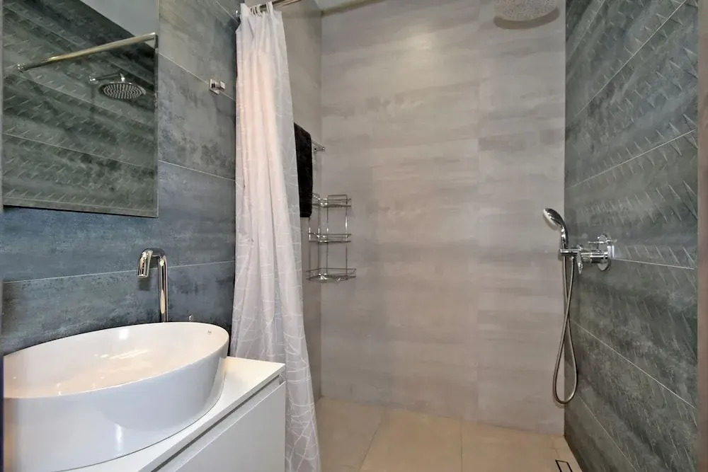 Apartment by Luxe Group AM2614