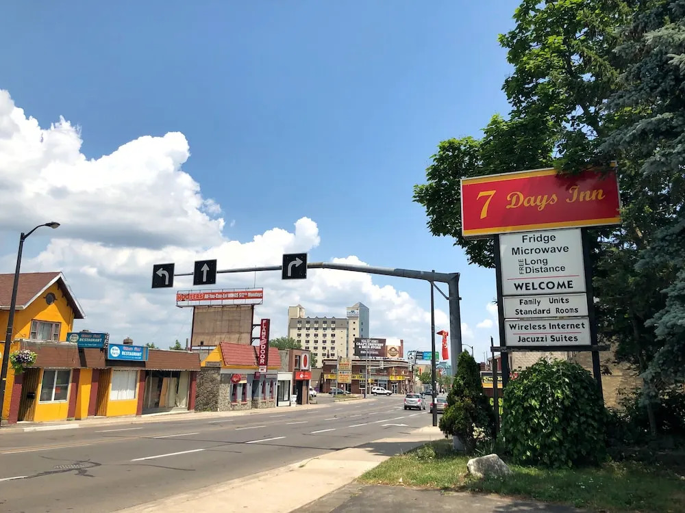 7 Days Inn Niagara Falls