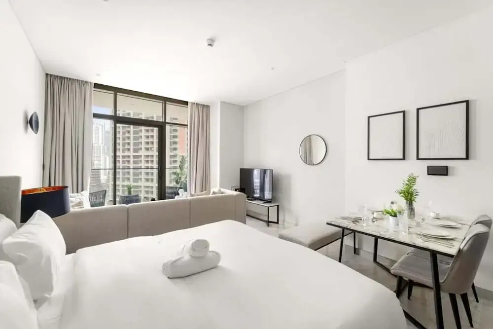 Luxury Living in Peninsula Five With Skyline View and Amazing Pool
