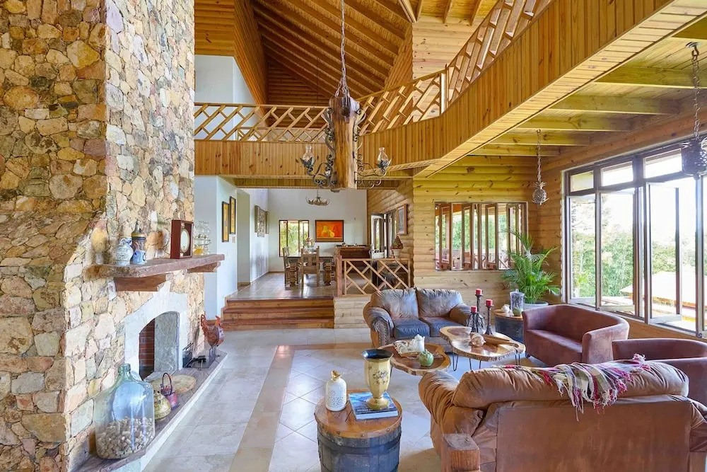 4BR Wood Mountain Villa Jarabacoa Heated Pool