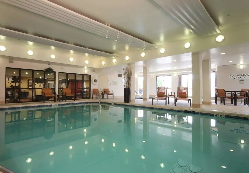 Courtyard by Marriott Chicago Bloomingdale