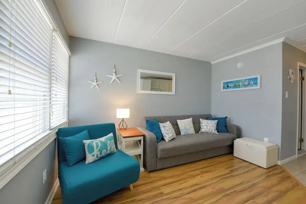 North Wildwood Condo w/ Pool, Walk to Boardwalk!
