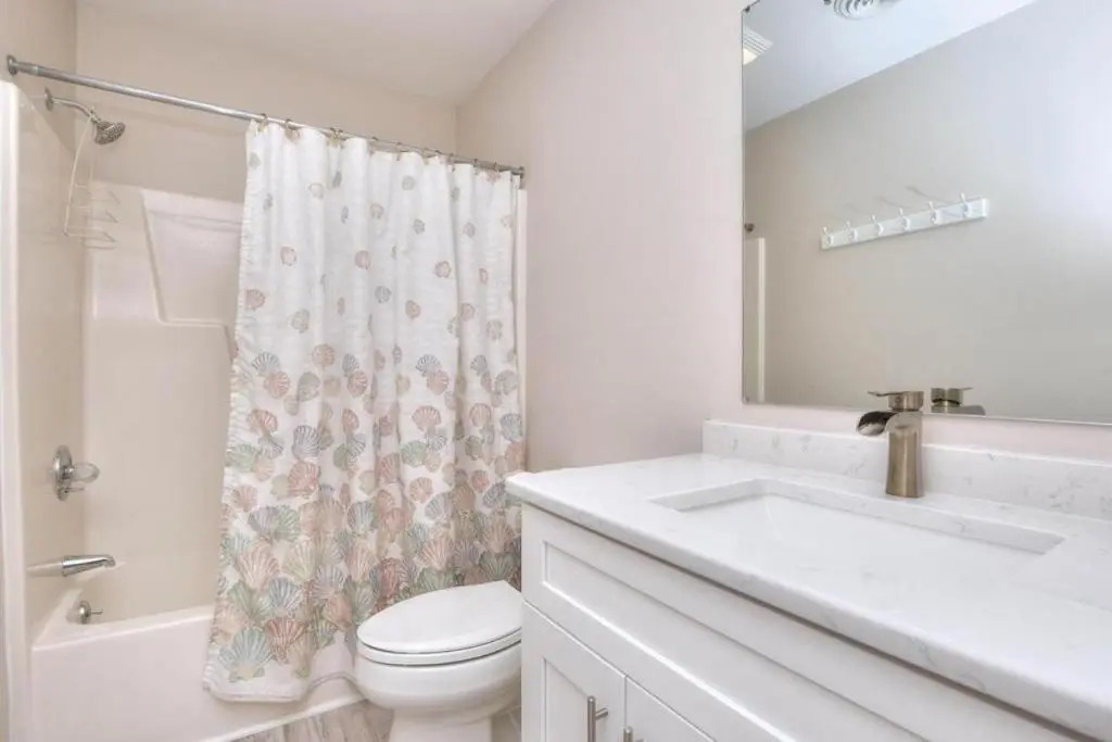 Southern Shore Villa 108-Finz Up