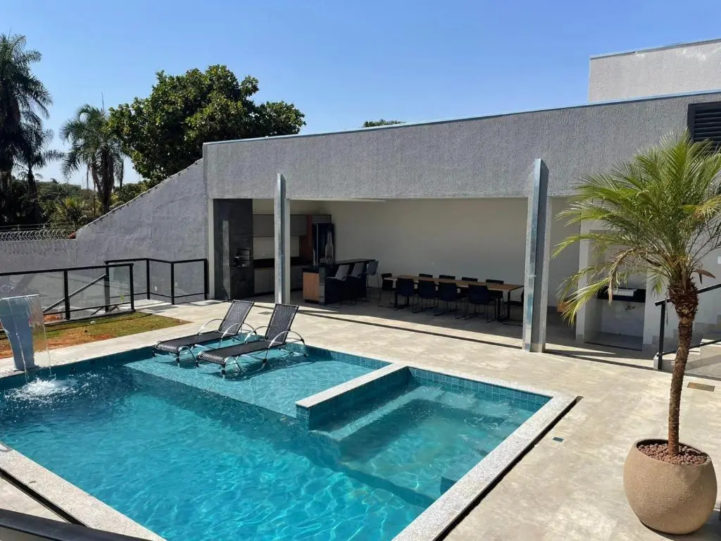 Casa aconchegante com 3 quartos com piscina - Sem roupas de cama e banho, pets sujeito a taxa extra