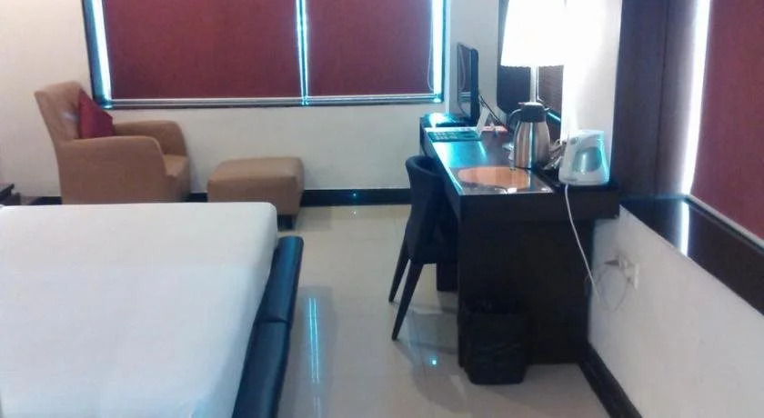 17 Degrees Hotel