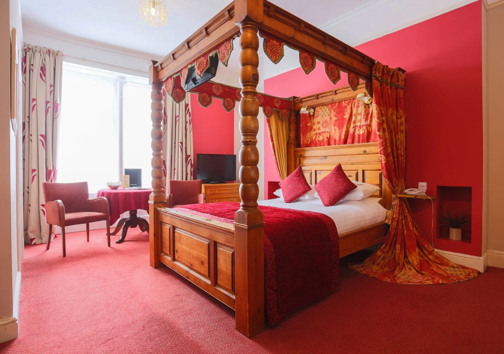 Royal Exeter Hotel