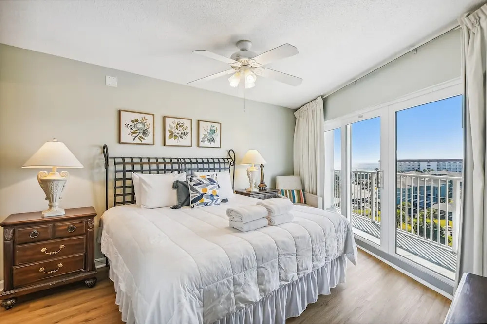 Seacrest 715AB is a 3 BR on the Gulf side of Okaloosa Island by RedAwning