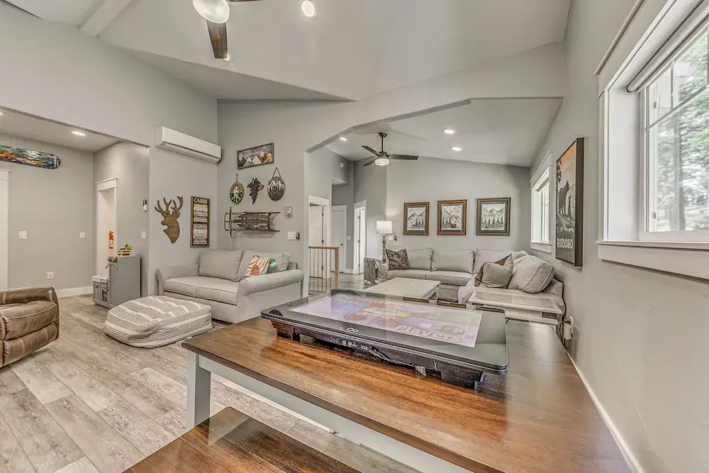 Ruidoso Home w/ Hot Tub & National Forest Access!