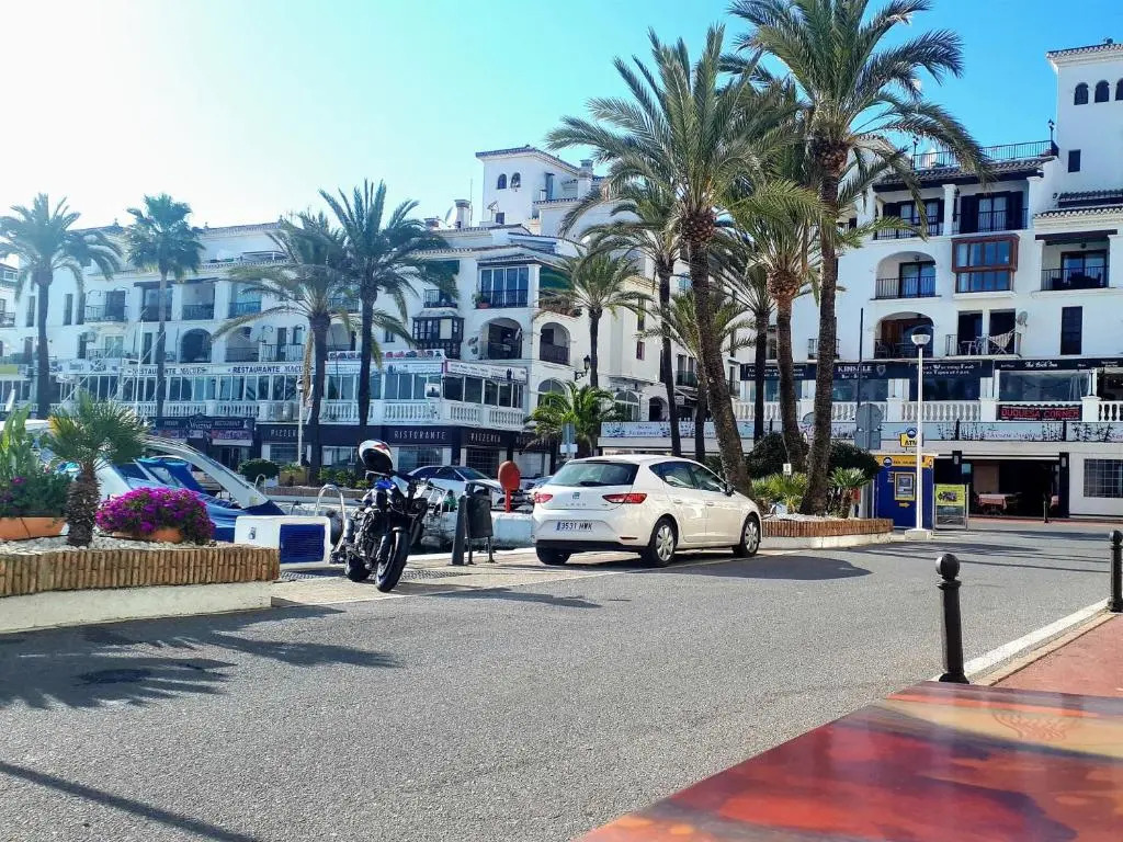 Apartamento 409 Marina Real Puerto de la Duquesa playa