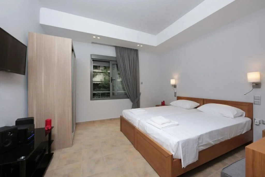 Meni Apartments