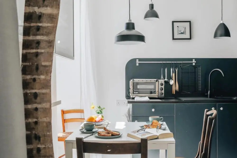 The Art Room Apartment