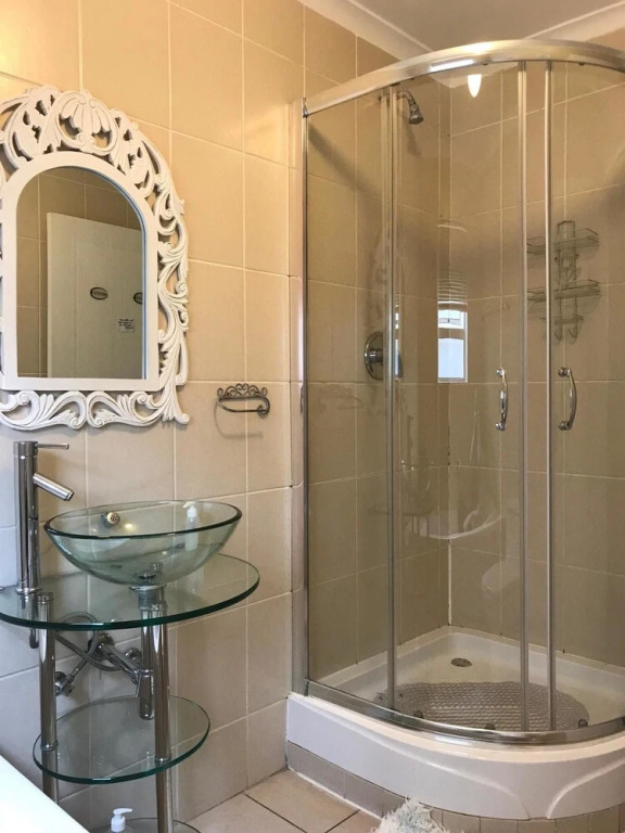 Bay Breeze Guesthouse Selfcatering