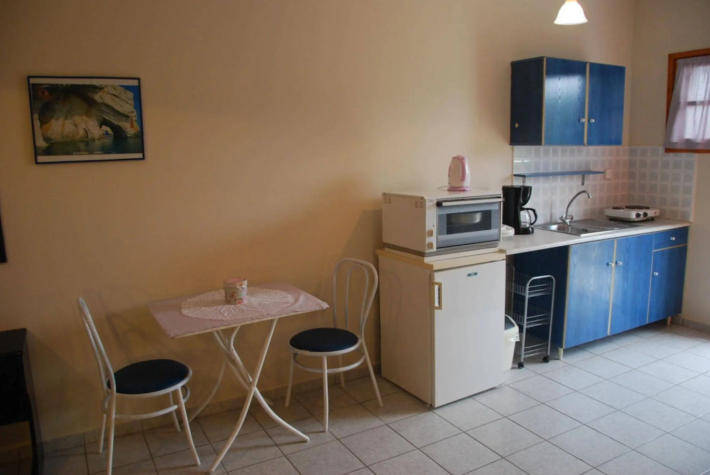 Kavos Psarou Studios & Apartments