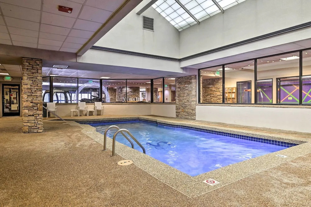 Mtn Condo w/ Ski Locker & Pools - 3 Mi to Resort!