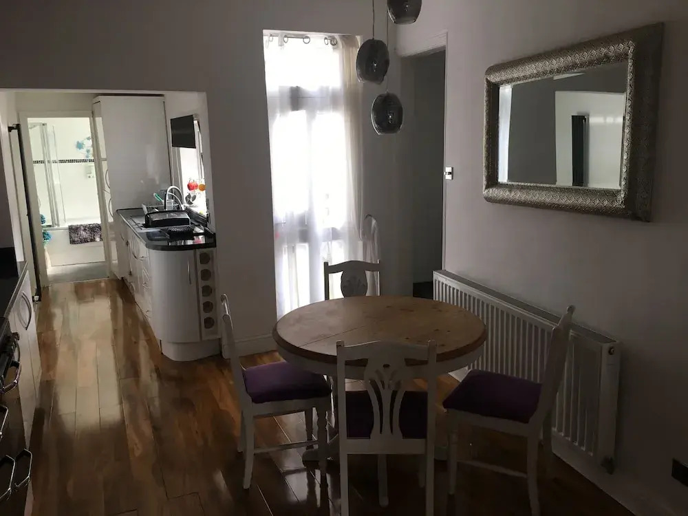 19 Larchfield House