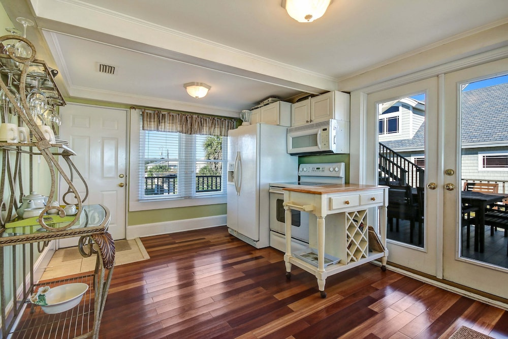 623 Ocean Ave