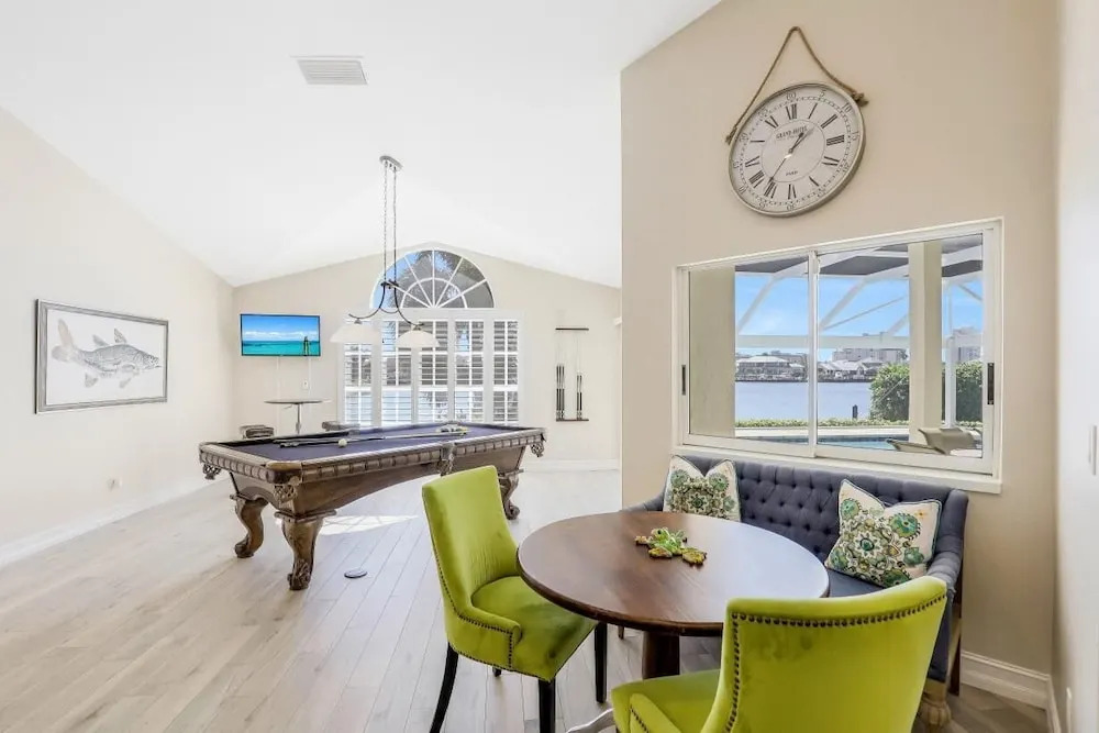 Waterfront Home With Spectacular View, Pool and spa
